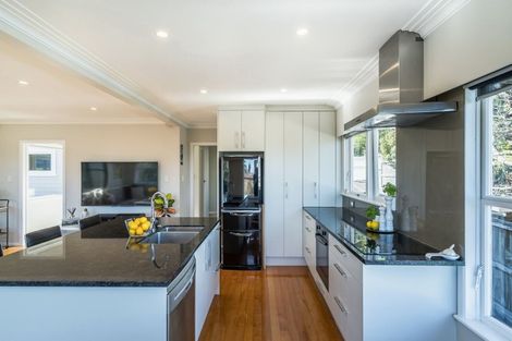 Photo of property in 5 Sea Vista Avenue, Beach Haven, Auckland, 0626