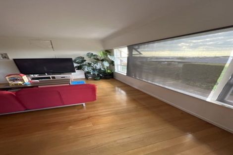 Photo of property in 3/12 Castor Bay Road, Castor Bay, Auckland, 0620