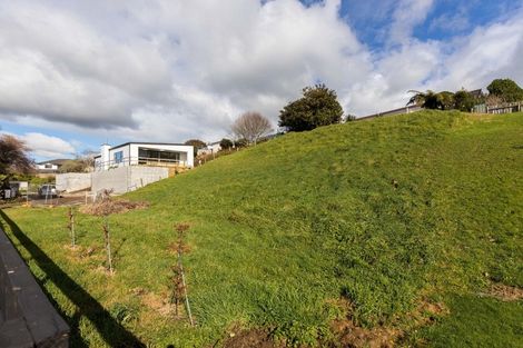 Photo of property in 7b Montrose Place, Highlands Park, New Plymouth, 4312