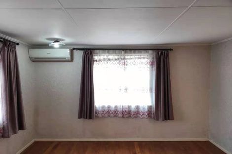 Photo of property in 7 Kaweka Street, New Lynn, Auckland, 0600