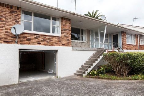 Photo of property in 2/25a Mount Albert Road, Mount Albert, Auckland, 1025