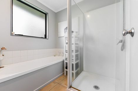 Photo of property in 16 Palm Grove Drive, Western Heights, Hamilton, 3200