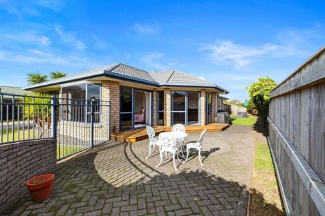 Photo of property in 31 Corinth Grove, Papamoa Beach, Papamoa, 3118