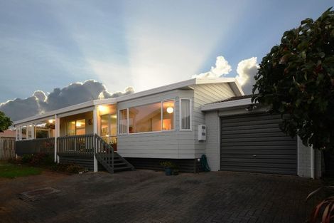 Photo of property in 4/56 Kiwi Esplanade, Mangere Bridge, Auckland, 2022