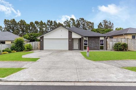 Photo of property in 11 Kilmacrennan Drive, Rosehill, Papakura, 2113