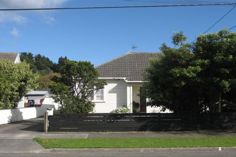 Photo of property in 6 Pilcher Crescent, Naenae, Lower Hutt, 5011