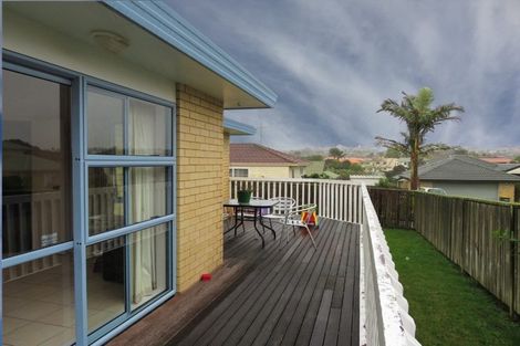Photo of property in 1b Picasso Drive, West Harbour, Auckland, 0618