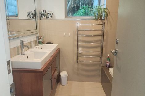 Photo of property in 218 Evans Bay Parade, Hataitai, Wellington, 6021