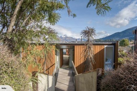 Photo of property in 8 Veint Crescent, Queenstown, 9300