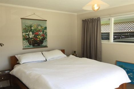 Photo of property in 62 Ngaio Road, Waikanae, 5036