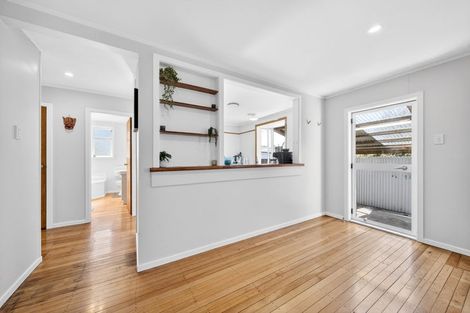 Photo of property in 2 Philip Street, Carterton, 5713