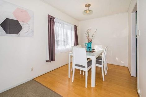 Photo of property in 5 Santiago Crescent, Unsworth Heights, Auckland, 0632