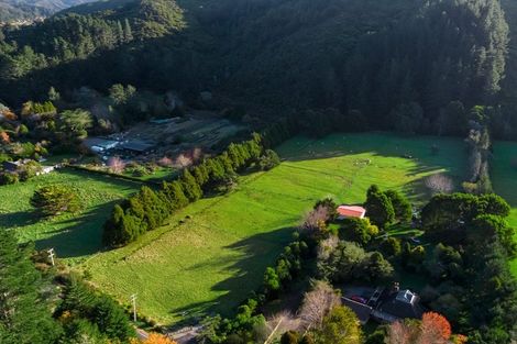 Photo of property in 299 Moores Valley Road, Wainuiomata, Lower Hutt, 5373