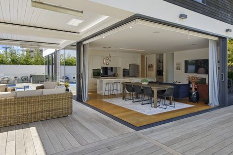 Photo of property in 17 Penhelig Place, Burnside, Christchurch, 8053