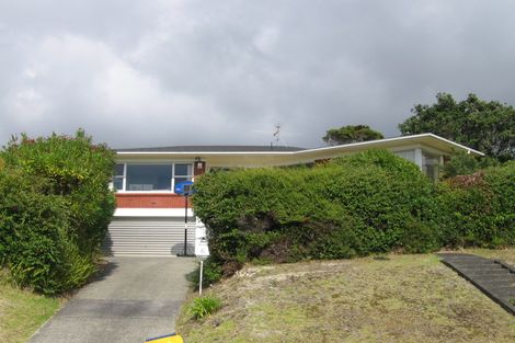 Photo of property in 6 Rahopara Street, Castor Bay, Auckland, 0620