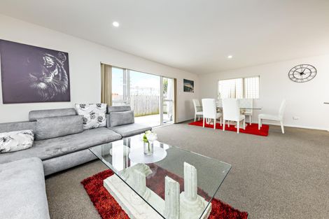 Photo of property in 30 Popokatea Drive, Takanini, 2112