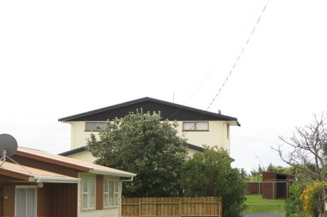 Photo of property in 32 Birdwood Avenue, Moturoa, New Plymouth, 4310