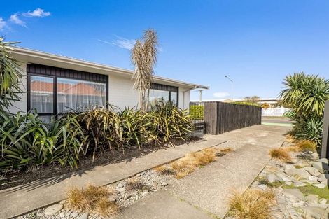 Photo of property in 1/42 Northcote Road, Northcote, Christchurch, 8052