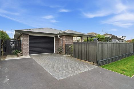 Photo of property in 1/54 Aorangi Road, Bryndwr, Christchurch, 8053