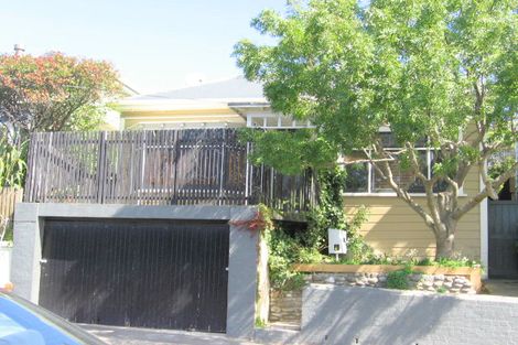 Photo of property in 14 Finlay Terrace, Mount Cook, Wellington, 6021