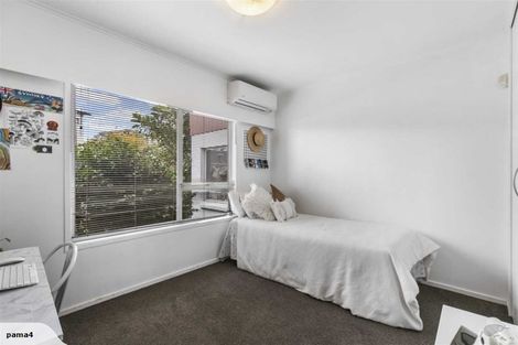 Photo of property in 3/1a Castor Bay Road, Castor Bay, Auckland, 0620