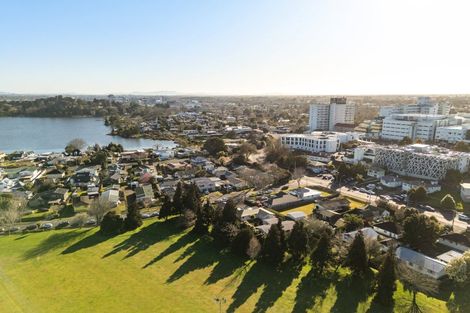 Photo of property in 3a Sandleigh Road, Hamilton Lake, Hamilton, 3204