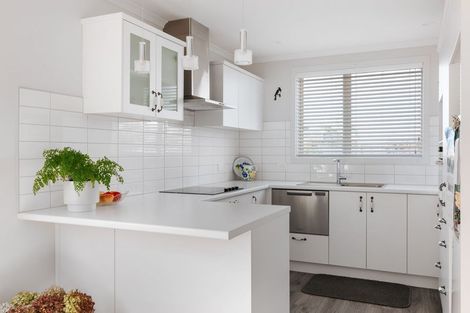 Photo of property in Waterview Estate, 60/4 Greystone Place, Omokoroa, 3114