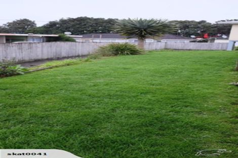 Photo of property in 10b Kaponga Crescent, New Lynn, Auckland, 0600