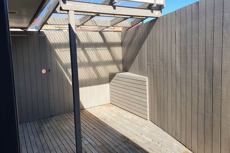 Photo of property in 27 Pahi Place, West Harbour, Auckland, 0618