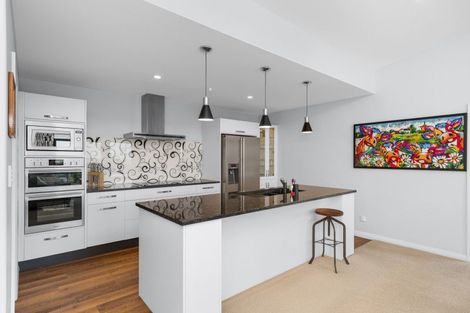 Photo of property in 1 Holcombrooke Lane, Welcome Bay, Tauranga, 3175