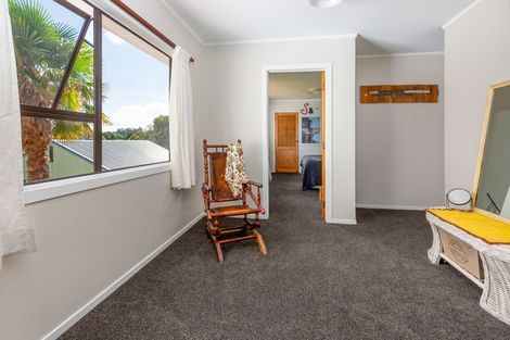 Photo of property in 11 Howden Street, Waiuku, 2123