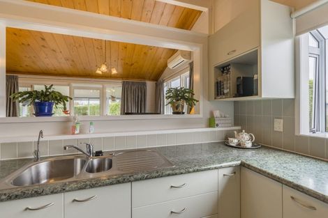 Photo of property in 75 Elizabeth Street, Waikanae, 5036