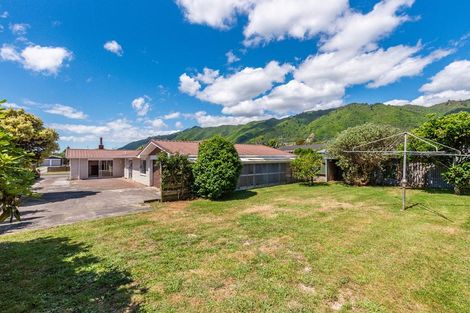 Photo of property in 22 Sylvan Avenue, Waikanae, 5036