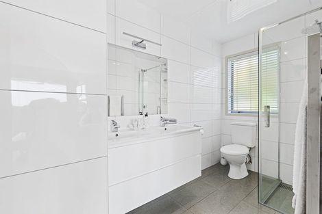 Photo of property in 18 Hine Street, New Plymouth, 4310