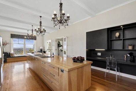 Photo of property in 14 Macmillan Avenue, Cashmere, Christchurch, 8022