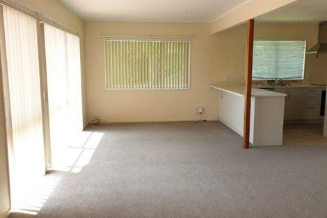 Photo of property in 41 Esther Place, Red Beach, 0932