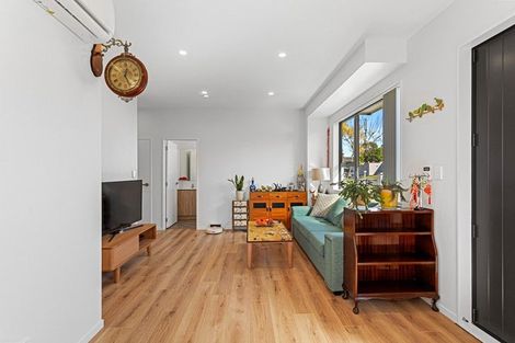 Photo of property in 2a Robin Lane, Browns Bay, Auckland, 0630