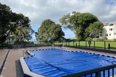 Photo of property in 2a/171 Hurstmere Road, Takapuna, Auckland, 0622