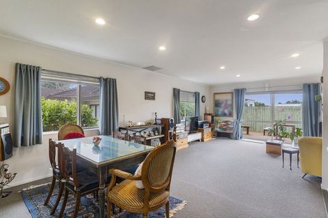 Photo of property in 98 Collingwood Road, Waiuku, 2123