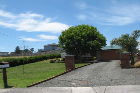 Photo of property in 10 Keven Road, Clarks Beach, Pukekohe, 2679