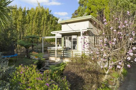 Photo of property in 802 West Coast Road, Oratia, Auckland, 0604