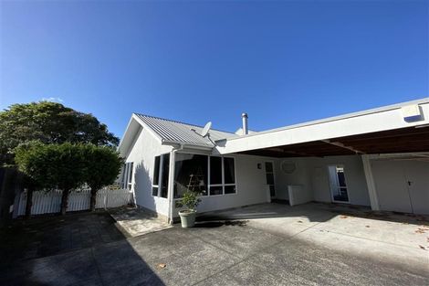 Photo of property in 2/127 Swanson Road, Henderson, Auckland, 0610