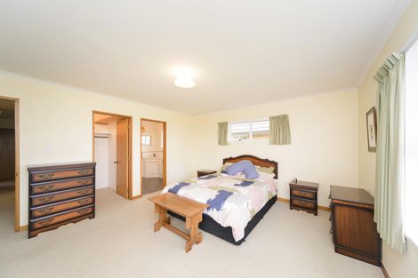 Photo of property in 78 Pacific Drive, Fitzherbert, Palmerston North, 4410