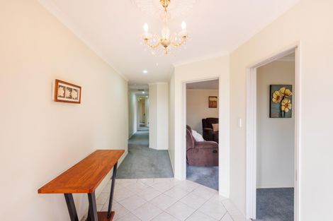 Photo of property in 14 Woodgate Court, Fitzherbert, Palmerston North, 4410