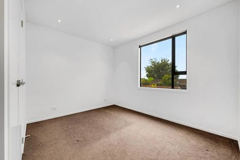 Photo of property in 37c Tawhiri Road, One Tree Hill, Auckland, 1061