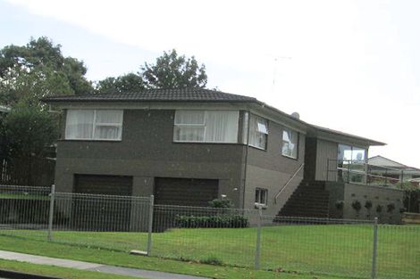Photo of property in 30 Kurnell Drive, Botany Downs, Auckland, 2010