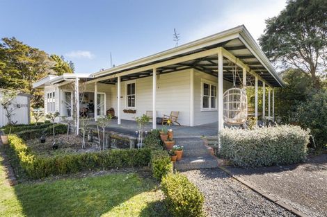 Photo of property in 93 Trickers Road, Bulls, 4818