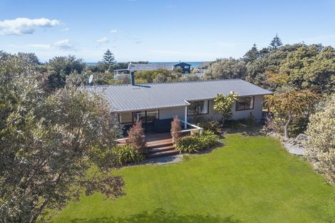 Photo of property in 13 Tamarisk Drive, Riversdale Beach, Masterton, 5872