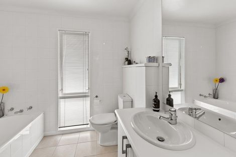 Photo of property in 19 Clyside Avenue, Half Moon Bay, Auckland, 2012