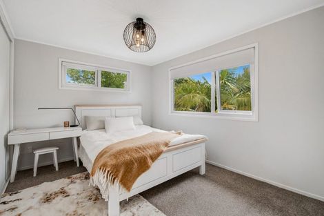 Photo of property in 14 Theban Place, Totara Vale, Auckland, 0629